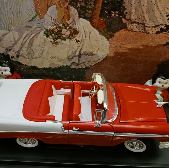 🚘1956 Chevrolet Vintage "Road Signature" Scale 1:18,Road Signature,Nice Gift.🎁 - Picture 2 of 14